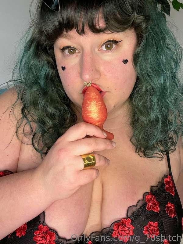 Kinky easter bunny content is coming on my paid page !  Also..