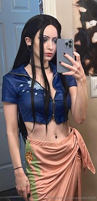 if nico robin had a dating profile, which pic should she cho..