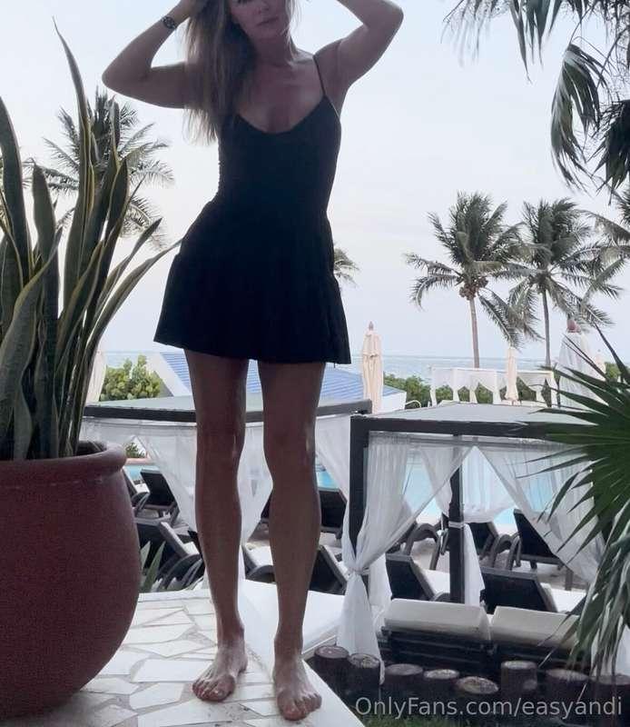 Easy access dress always makes the night more fun 😜