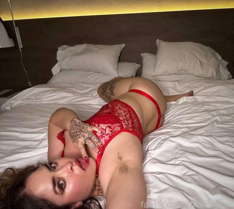 ❤️ https://fansly.com/littlehairystoner ❤️ 
❤️Follow my sexy friend! She is waiting for u to spend VALENTINES DAY with you❤️
#hairy #hairypussy #littlehairystoner #marimbas #bigass #pinkpussy #lingerie #fyp 

https://fansly.com/littlehairystoner