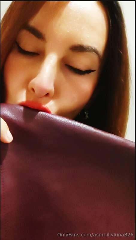 Licking and spit on my leather skirt!! For this ASMR video D..