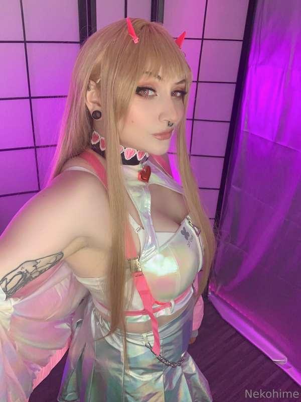Or maybe i can be your favorite nikke ? :D