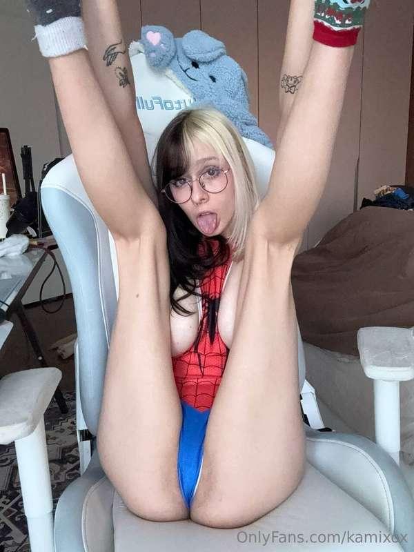 Questa SPIDERKAMI birichinati ha fatto una sorpresina🥵Vieni ..