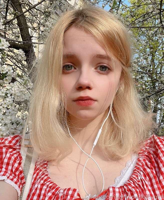 iamyourkittygirl image #1