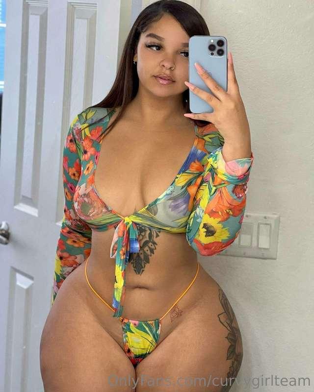 curvygirlteam image #0