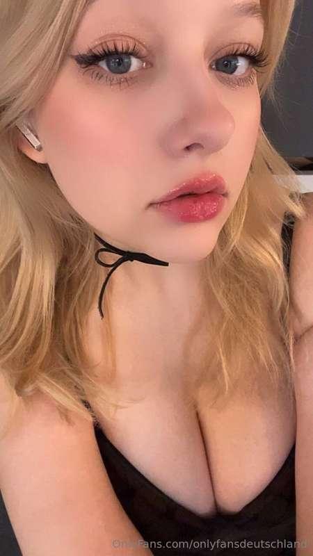 @leonierdbeerIch bin Leonie, 18, kreativ und voller Leidensc..