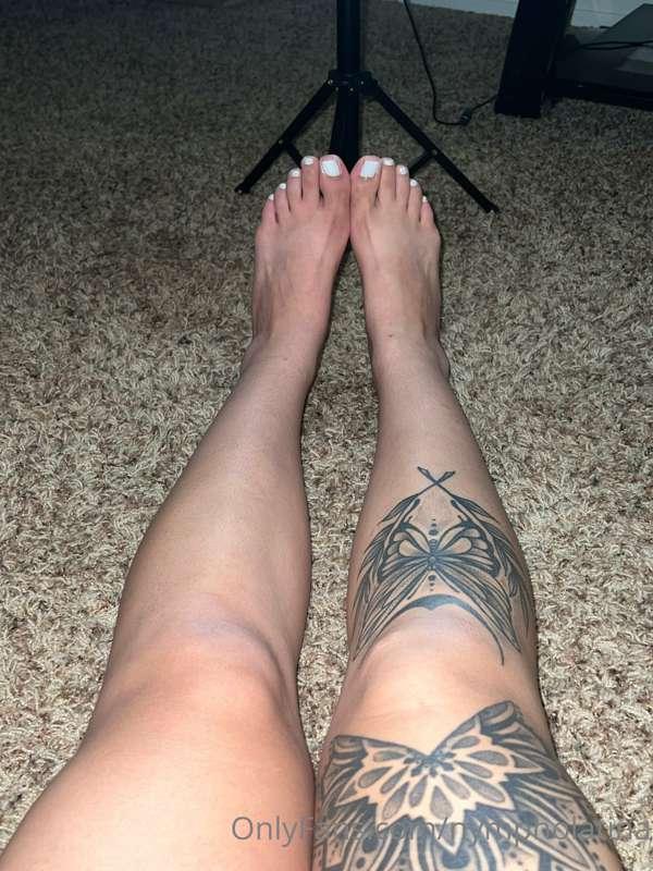 Pretty toes 😋