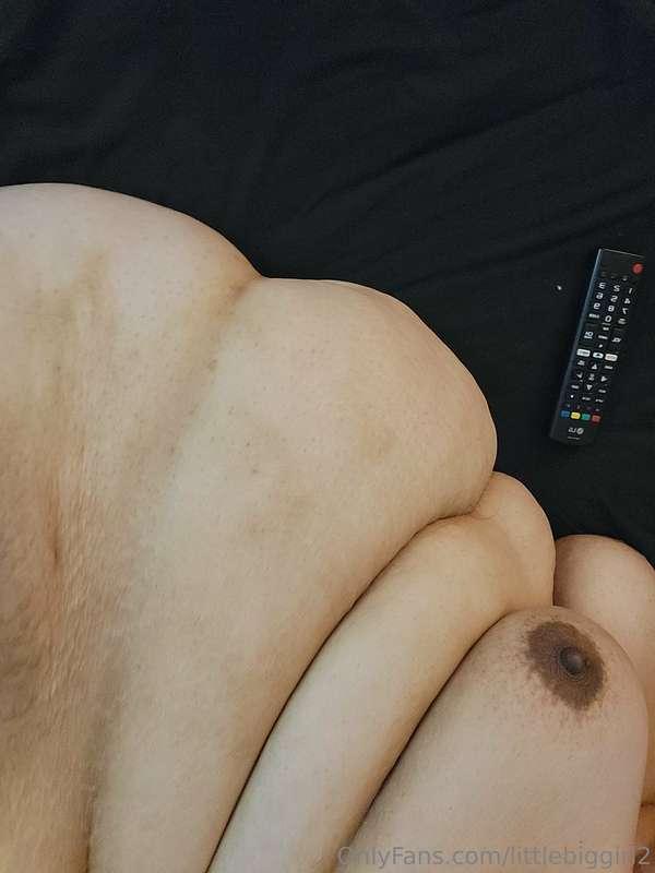 Nothing like air drying the rolls after a bath. Just need so..