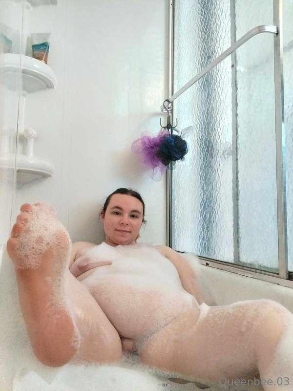 queenbee.03 image #6