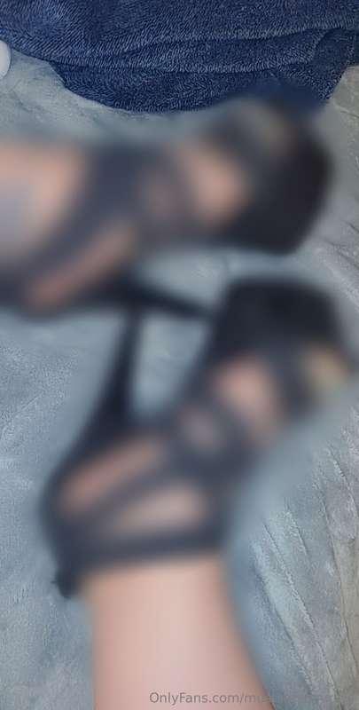 Only good obedient boys get to see these pretty painted toes..