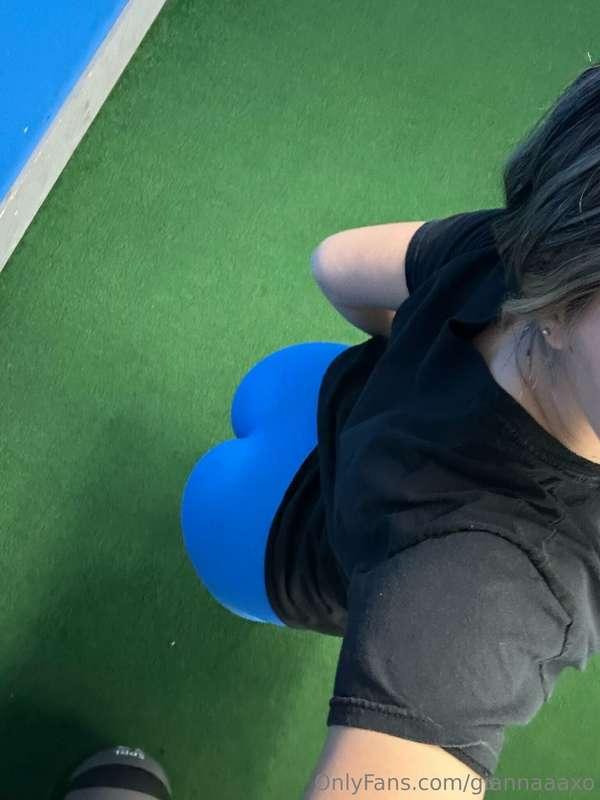 What's the first thing you wanna do to this booty? 🍑