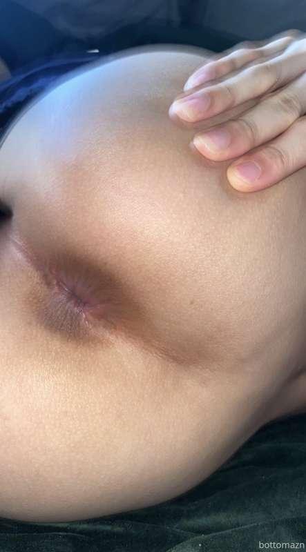who wants this tight fucking boy pussy ?