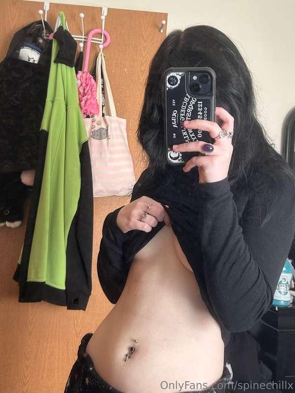 Little bit of under boob 🫣🤍