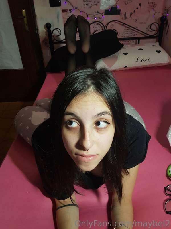 Fatti spremere quel cazzo con le mie calze in nylon😈🔥

Get t..