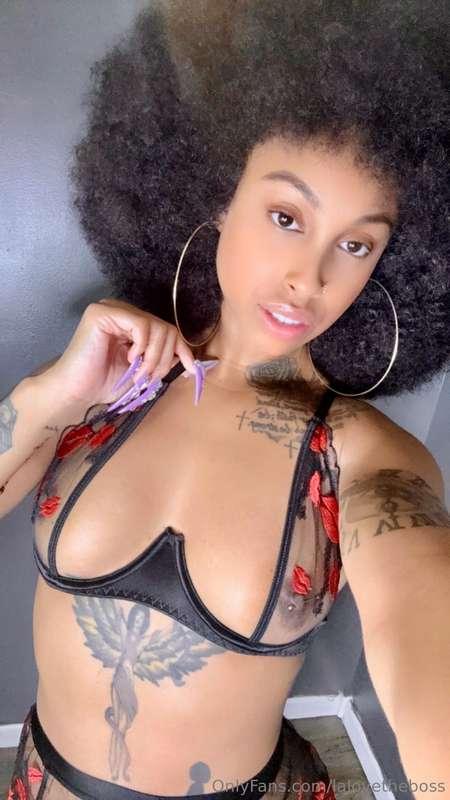 Am I your favorite model on here ? 😉 don’t lie...
