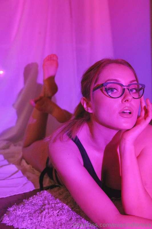 🤓👉👈