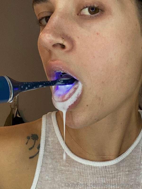 What else do you wanna see dripping from my mouth? 🤭😜