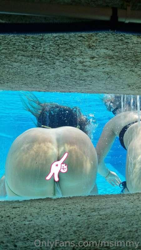 My photographer got a nice view;) jealous?😘🫶🏼💦