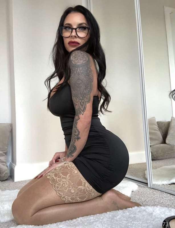Do you like my little black dress?? ♥️