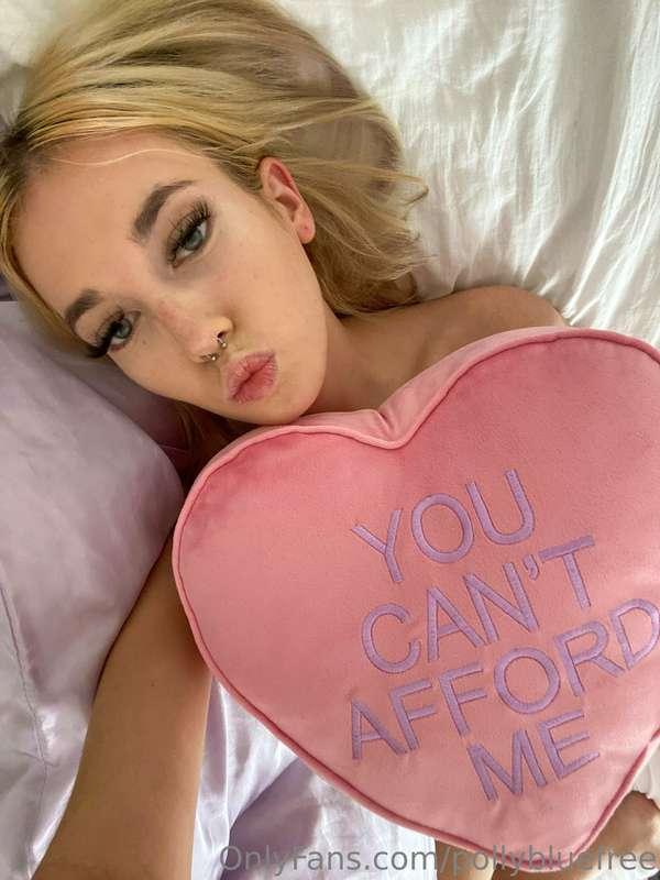 subscribe to my paid page if you can afford me 💗