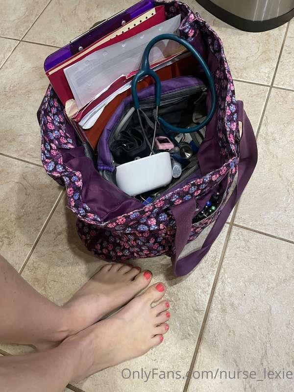 what do you think i need in my nurse work bag? 🤔
