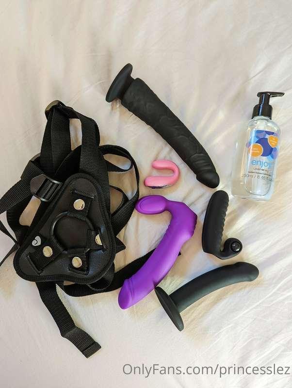 I'm getting ready to have some fun and film some explicit co..