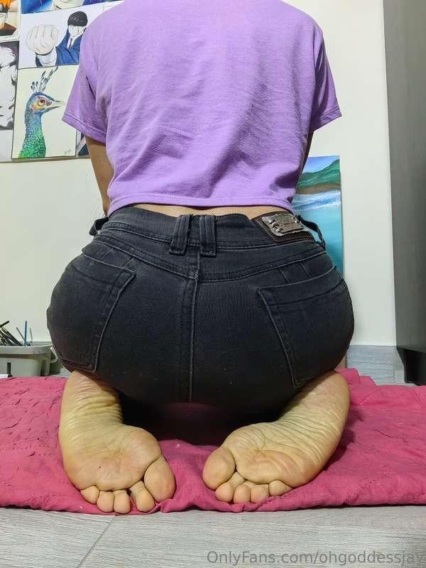 👖🍑👣