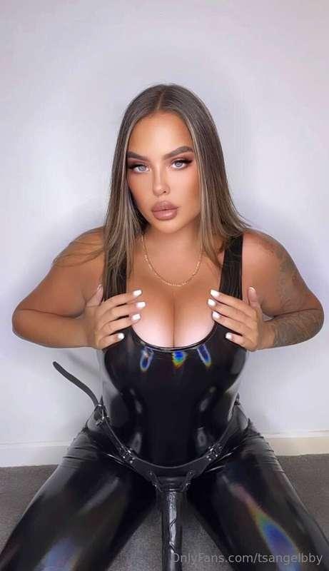 FEMDOM QUEEN 👸
Goddess mean mindfuck bitch 😵‍💫 Domme girlfri..