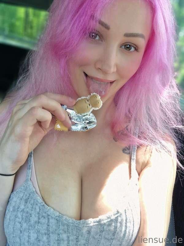 Are you ready for a sweet snack too? Message me 🍭