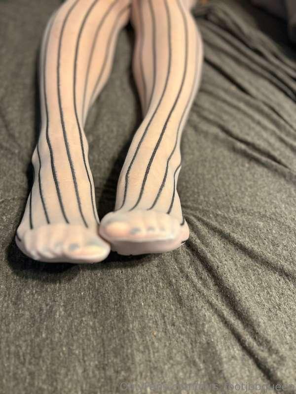 mrs_footjobqueen image #5