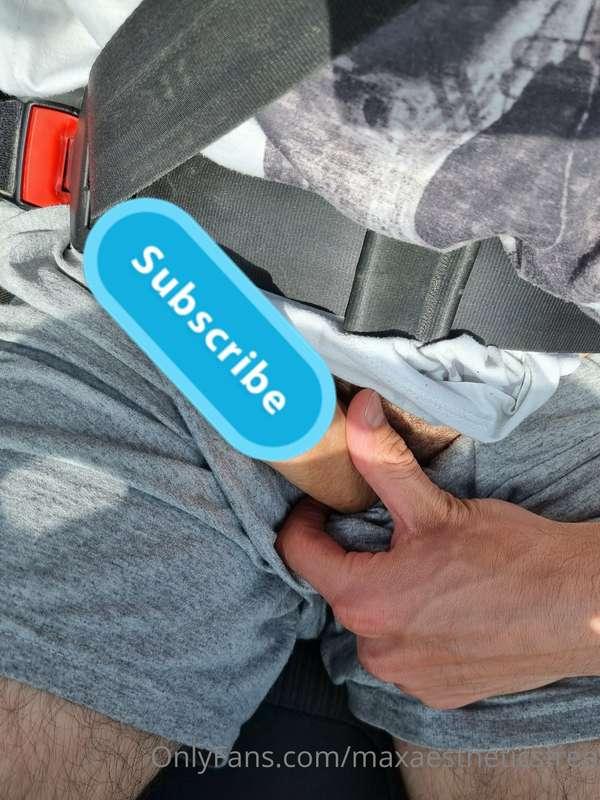 we move to the back seat? 🚘👉 @maxaesthetics