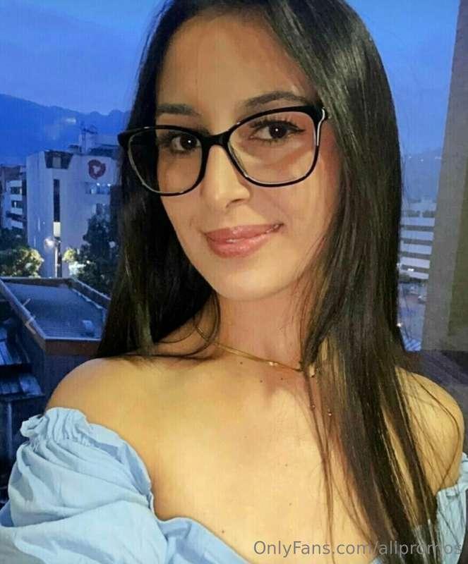 Check Out @sofiroulatina 👀 (8 hot photos here) Have you ever..