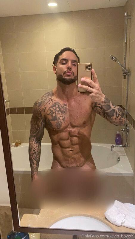 Fuck join to my vip page : https://onlyfans.com/kevin_boyx