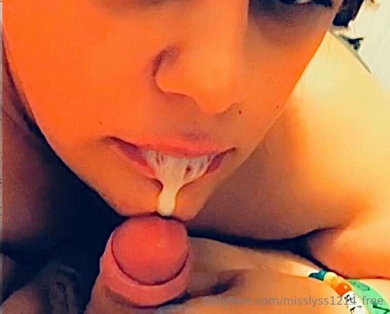 Daddy squirts his big hot cumload all over my face and down ..