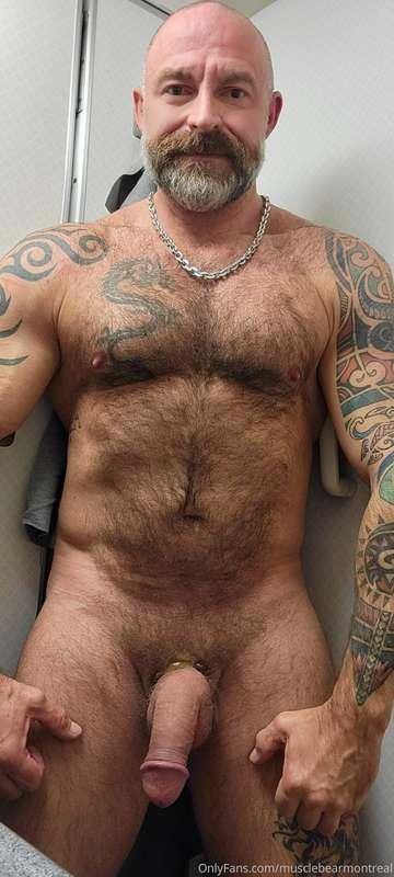 Daddy is ready to work hard.