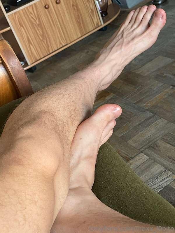 👣