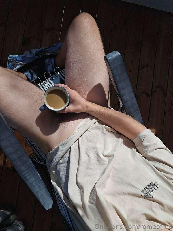 That cup of coffee warms my cock nicely🤤