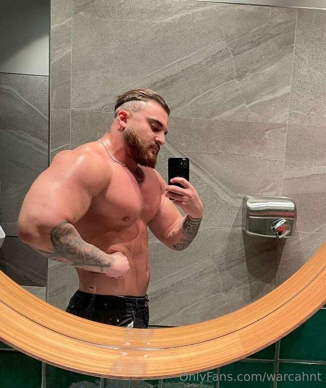 🦍