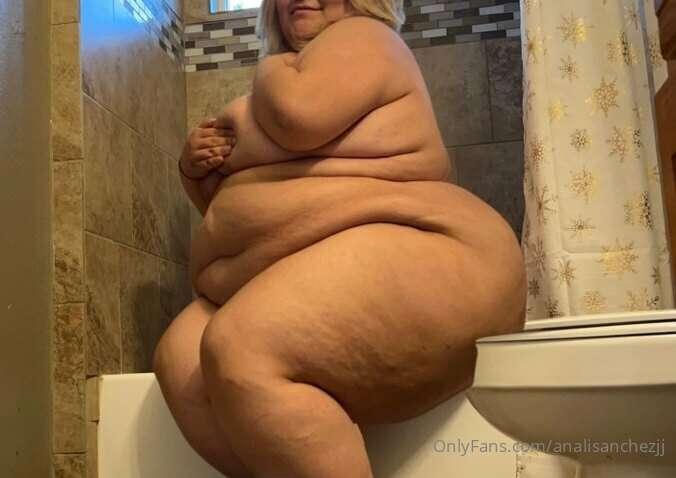 Let me sit on you 😋