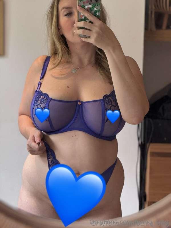 Sunday Special 💙 This set is so sheer 🤭