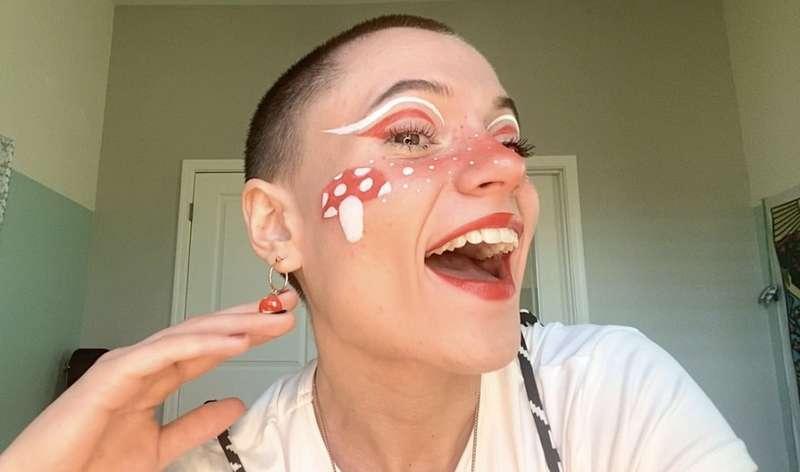 TODAYS MAKE UP 🍄🍄🍄 If I didn’t see these earrings at rue 21 ..