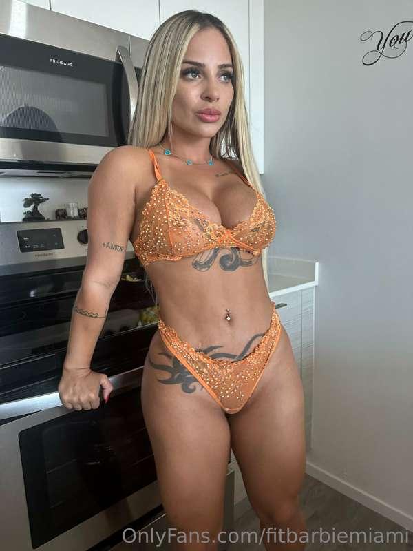 yea so i guess i am the dinner..... quieres