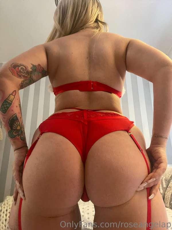 Do you Like me in Red? 💋❤️