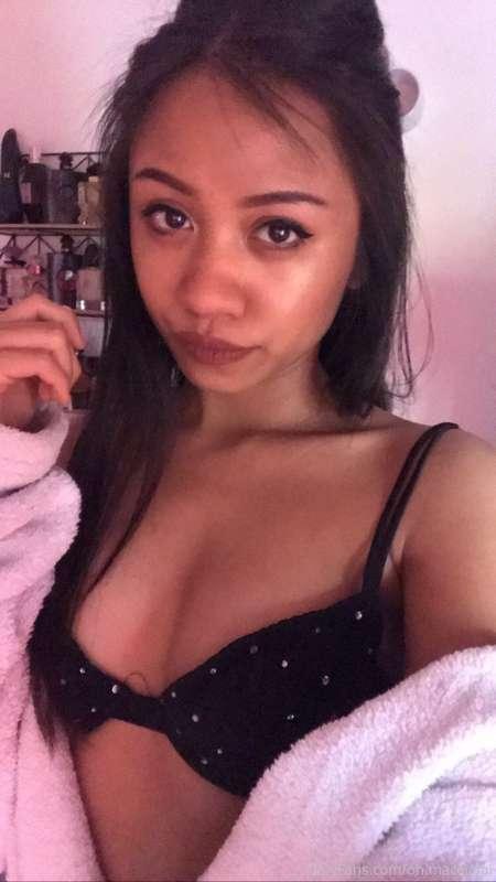 Comment if i’m.. 😇 or 😈 ?