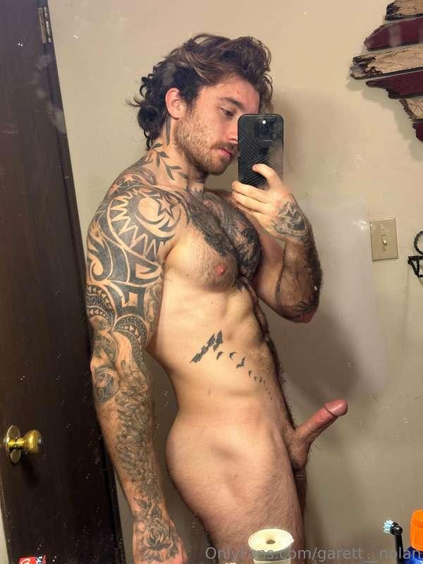 My rod fits pretty well in any hole;)