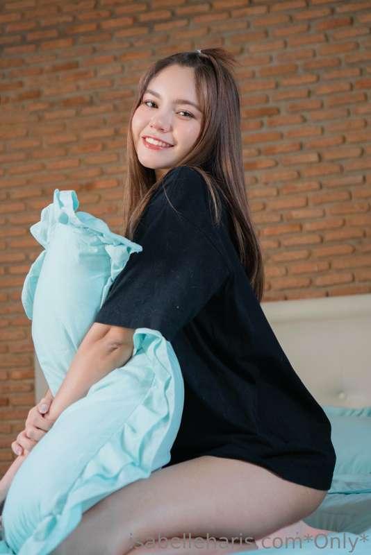 pillow fight? 😇