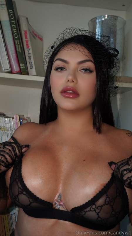 Do you want to be my boyfriend ? 🥵
Quieres ser mi novio ?