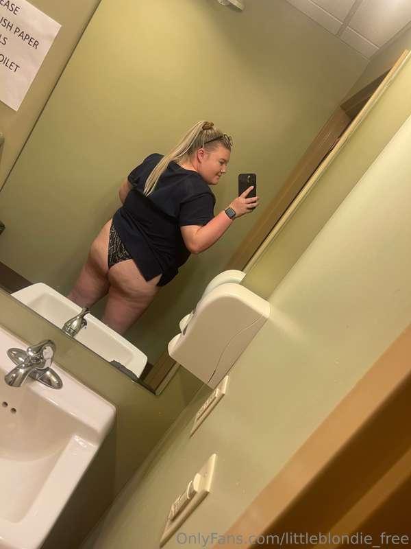 littleblondie_free image #0