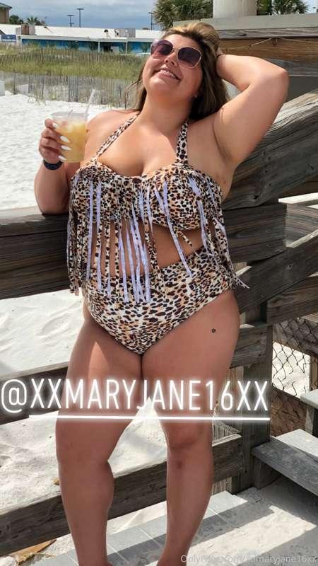 Have you been watching my live beach snaps this week? 😘💕 ive..