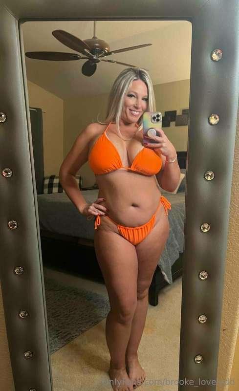 I need my holes stretched out so bad, cum and join me 😈💦